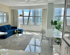 Spacious 3 bedroom apartment in Brickell on 26th floor